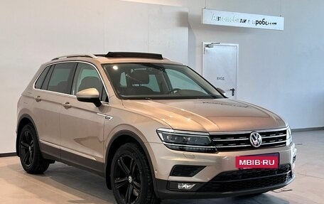 Volkswagen Tiguan II, 2018 год, 2 990 000 рублей, 2 фотография