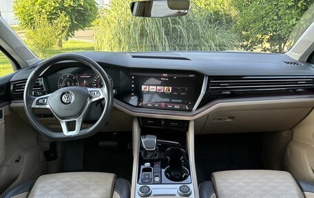 Volkswagen Touareg III, 2019 год, 5 695 000 рублей, 21 фотография