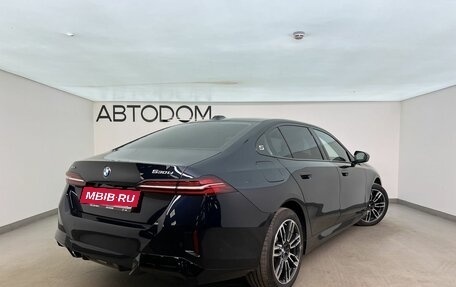 BMW 5 серия, 2025 год, 8 620 000 рублей, 2 фотография