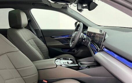 BMW 5 серия, 2025 год, 8 620 000 рублей, 13 фотография