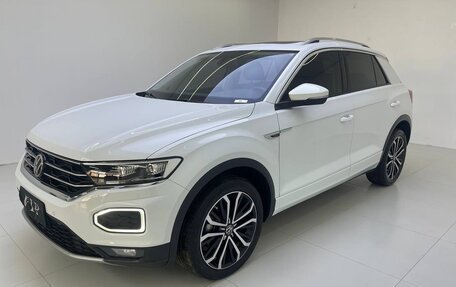 Volkswagen T-Roc I, 2023 год, 1 670 000 рублей, 1 фотография
