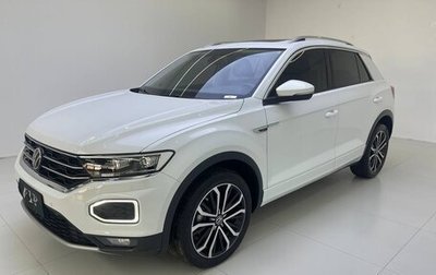 Volkswagen T-Roc I, 2023 год, 1 670 000 рублей, 1 фотография