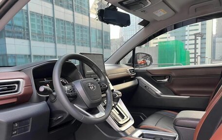 Toyota Innova, 2024 год, 3 740 000 рублей, 14 фотография