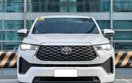 Toyota Innova, 2024 год, 3 740 000 рублей, 5 фотография