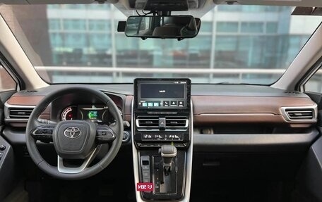 Toyota Innova, 2024 год, 3 740 000 рублей, 13 фотография