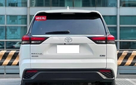Toyota Innova, 2024 год, 3 740 000 рублей, 3 фотография