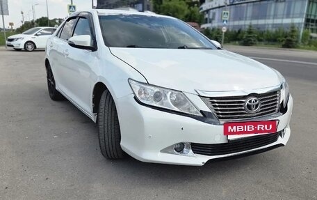 Toyota Camry, 2013 год, 1 360 000 рублей, 2 фотография