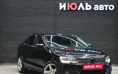 Volkswagen Jetta VI, 2012 год, 750 000 рублей, 3 фотография