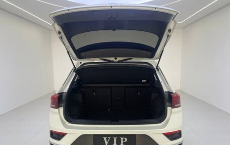 Volkswagen T-Roc I, 2023 год, 1 670 000 рублей, 9 фотография