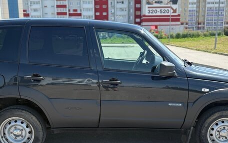 Chevrolet Niva I рестайлинг, 2017 год, 549 000 рублей, 4 фотография
