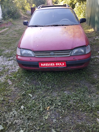 Toyota Carina T190, 1993 год, 140 000 рублей, 1 фотография
