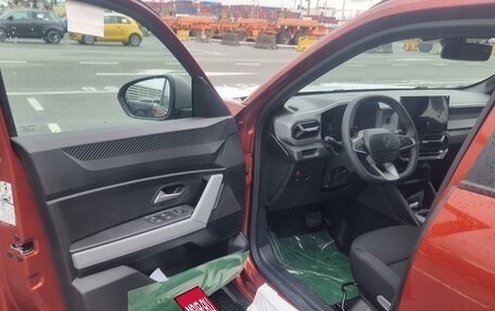 Renault Duster, 2025 год, 3 300 000 рублей, 9 фотография