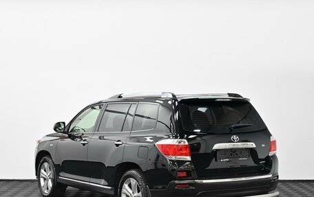 Toyota Highlander III, 2013 год, 1 725 000 рублей, 2 фотография