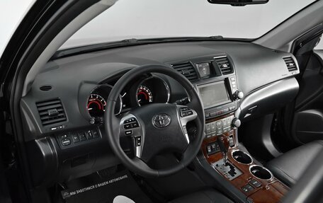 Toyota Highlander III, 2013 год, 1 725 000 рублей, 6 фотография