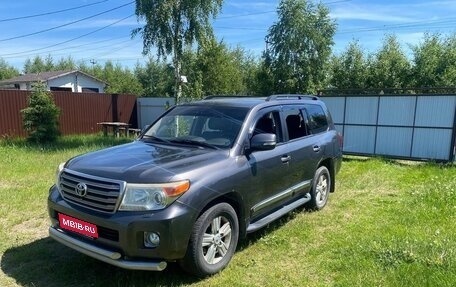Toyota Land Cruiser 200, 2013 год, 3 000 000 рублей, 1 фотография