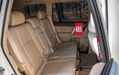 Toyota Land Cruiser Prado 150 рестайлинг 2, 2022 год, 6 990 000 рублей, 6 фотография