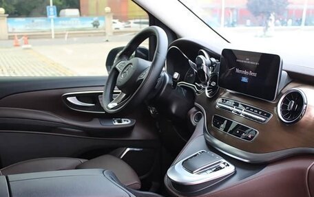 Mercedes-Benz V-Класс, 2022 год, 5 310 000 рублей, 11 фотография