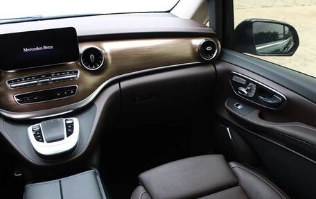 Mercedes-Benz V-Класс, 2022 год, 5 310 000 рублей, 18 фотография