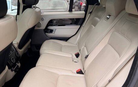 Land Rover Range Rover IV рестайлинг, 2018 год, 5 600 000 рублей, 9 фотография