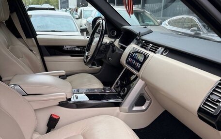 Land Rover Range Rover IV рестайлинг, 2018 год, 5 600 000 рублей, 18 фотография