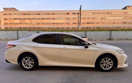 Toyota Camry, 2019 год, 1 850 000 рублей, 2 фотография