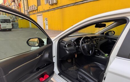 Toyota Camry, 2019 год, 1 850 000 рублей, 5 фотография