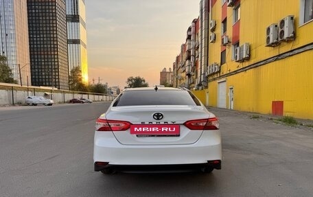 Toyota Camry, 2019 год, 1 850 000 рублей, 3 фотография