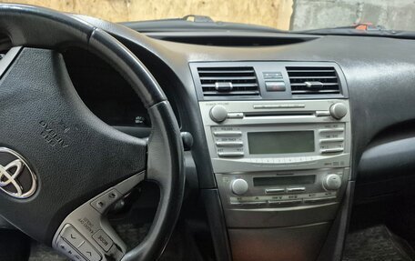 Toyota Camry, 2010 год, 1 300 000 рублей, 2 фотография