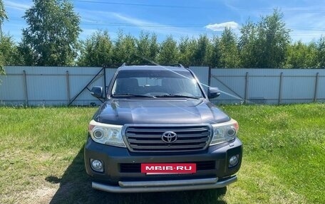 Toyota Land Cruiser 200, 2013 год, 3 000 000 рублей, 2 фотография