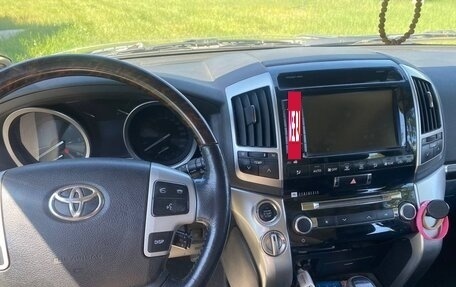Toyota Land Cruiser 200, 2013 год, 3 000 000 рублей, 6 фотография