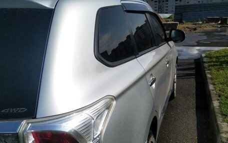 Mitsubishi Outlander III рестайлинг 3, 2013 год, 1 500 000 рублей, 9 фотография