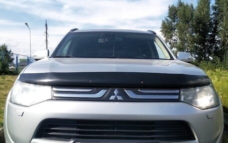 Mitsubishi Outlander III рестайлинг 3, 2013 год, 1 500 000 рублей, 2 фотография