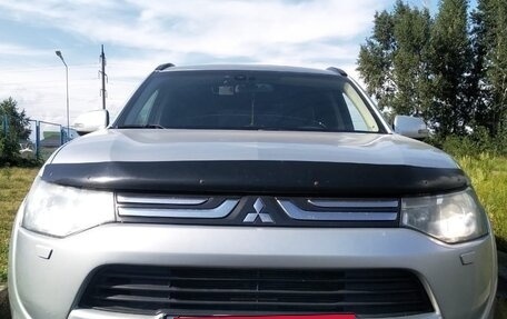 Mitsubishi Outlander III рестайлинг 3, 2013 год, 1 500 000 рублей, 11 фотография