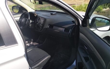 Mitsubishi Outlander III рестайлинг 3, 2013 год, 1 500 000 рублей, 12 фотография