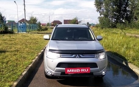 Mitsubishi Outlander III рестайлинг 3, 2013 год, 1 500 000 рублей, 15 фотография