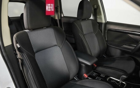 Mitsubishi Outlander III рестайлинг 3, 2019 год, 2 199 000 рублей, 7 фотография