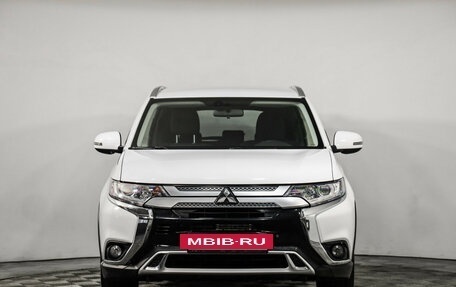 Mitsubishi Outlander III рестайлинг 3, 2019 год, 2 199 000 рублей, 10 фотография