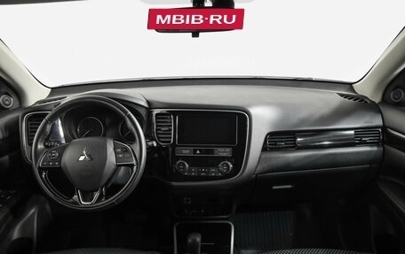 Mitsubishi Outlander III рестайлинг 3, 2019 год, 2 199 000 рублей, 17 фотография