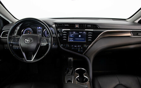 Toyota Camry, 2019 год, 2 249 000 рублей, 10 фотография
