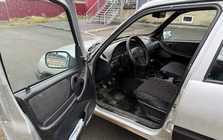 Chevrolet Niva I рестайлинг, 2004 год, 670 000 рублей, 1 фотография