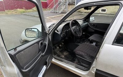 Chevrolet Niva I рестайлинг, 2004 год, 670 000 рублей, 1 фотография