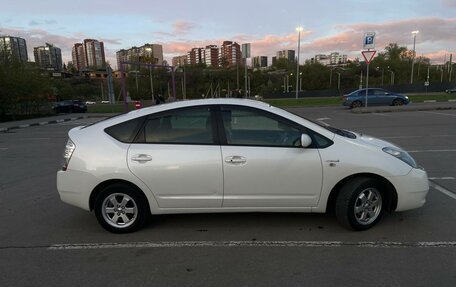 Toyota Prius, 2008 год, 700 000 рублей, 3 фотография