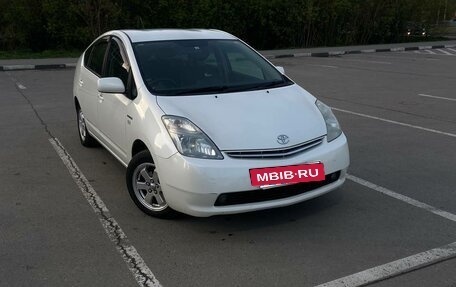 Toyota Prius, 2008 год, 700 000 рублей, 2 фотография