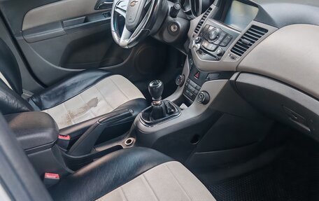 Chevrolet Cruze II, 2010 год, 650 000 рублей, 6 фотография