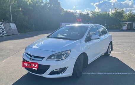 Opel Astra J, 2012 год, 770 000 рублей, 2 фотография