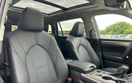 Toyota Highlander, 2025 год, 4 799 000 рублей, 16 фотография