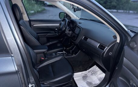 Mitsubishi Outlander III рестайлинг 3, 2014 год, 1 600 000 рублей, 5 фотография