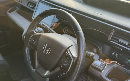 Honda Stepwgn IV, 2017 год, 1 950 000 рублей, 4 фотография