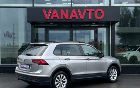 Volkswagen Tiguan II, 2020 год, 2 640 000 рублей, 5 фотография