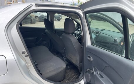 Renault Logan II, 2018 год, 779 000 рублей, 10 фотография